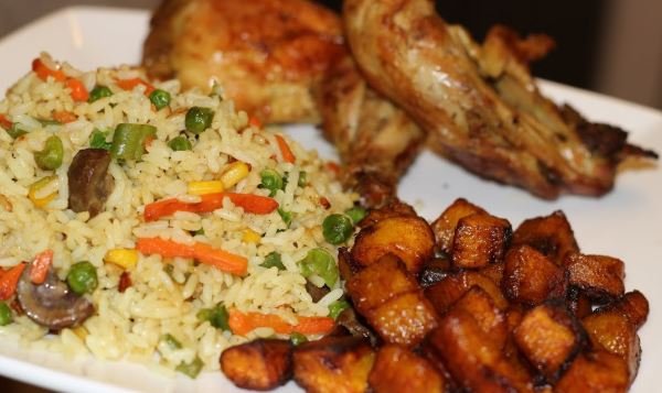 Fried rice and chicken with plantain